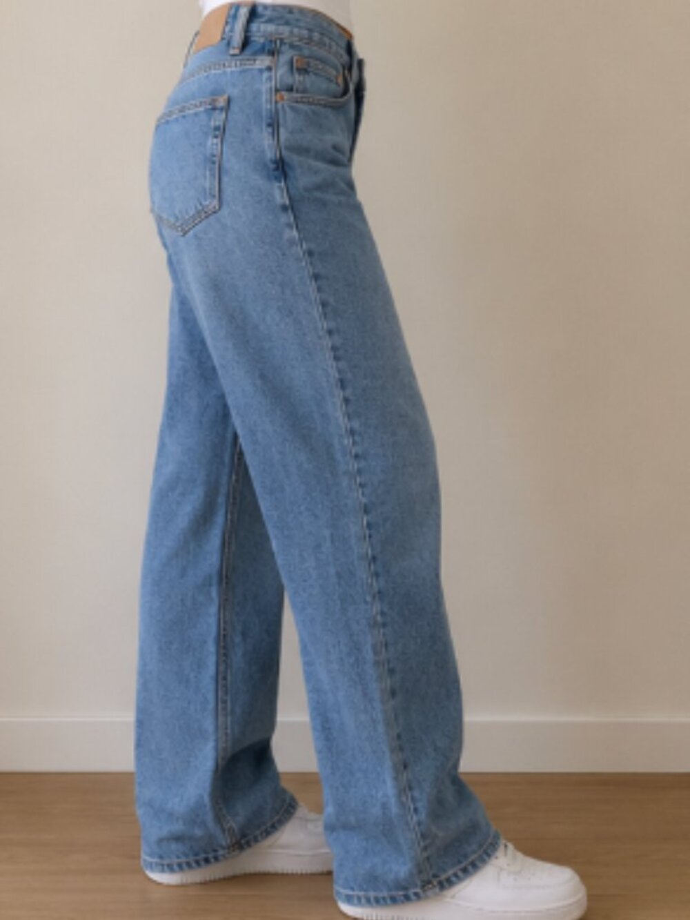Zara Wide Leg Jeans Size 8 / Medium Wash Denim